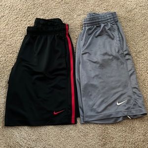 Bundle of 2 Nike men’s shorts